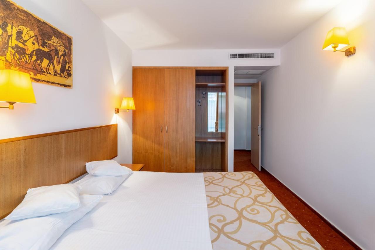 Hotel Cleopatra Saturn Eksteriør bilde