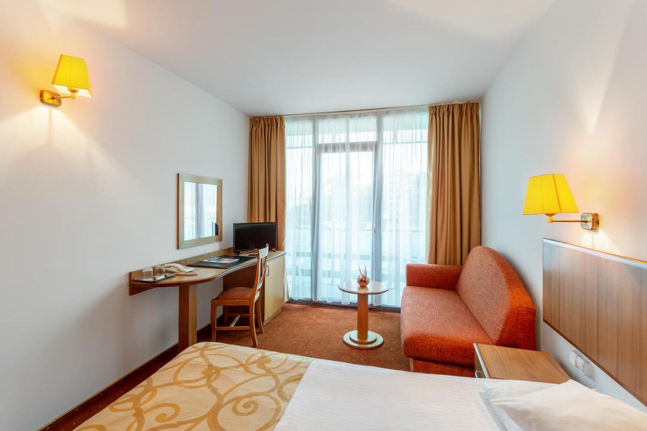 Hotel Cleopatra Saturn Eksteriør bilde