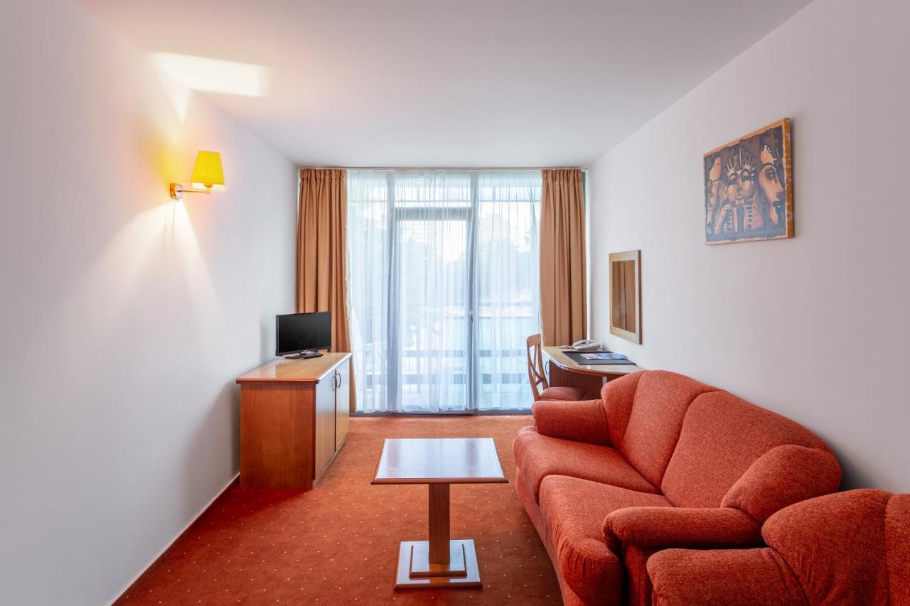 Hotel Cleopatra Saturn Eksteriør bilde